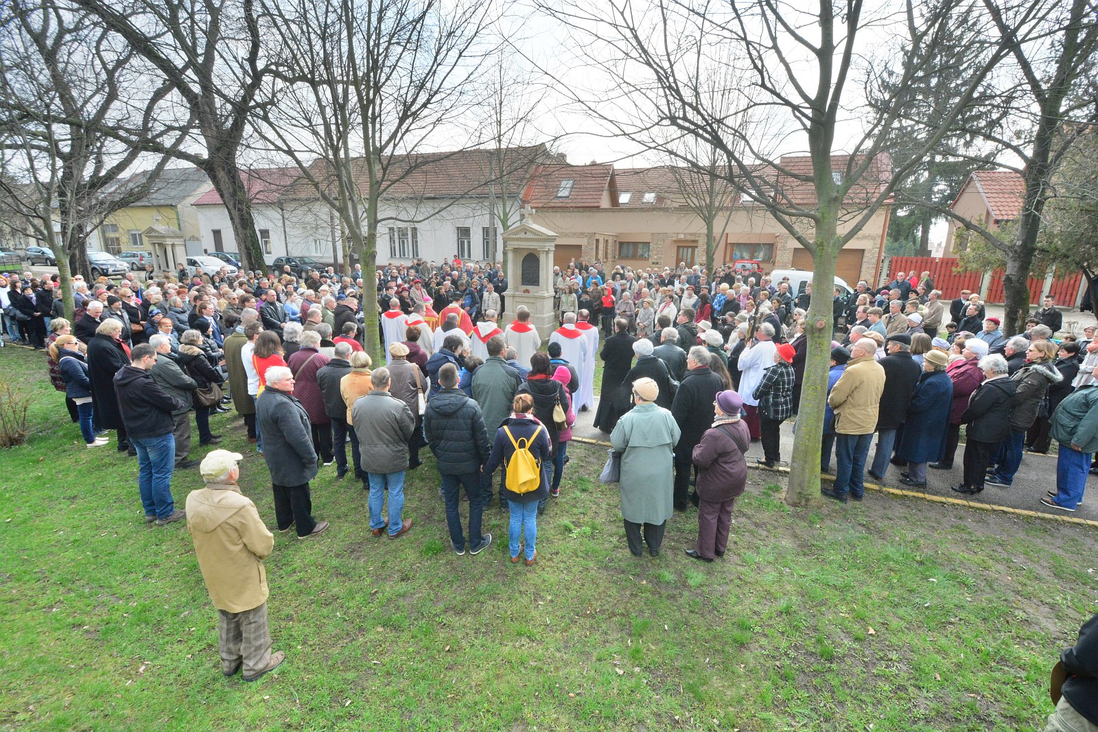 Székesfehérvár közös keresztútja a Palotavárosi kálváriánál